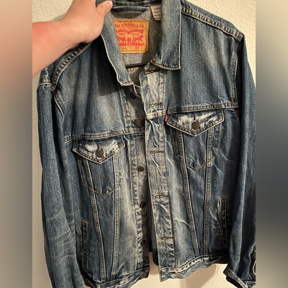 Levi jacket. No longer need. Hit me up if you are interested - Picture 2 of 3